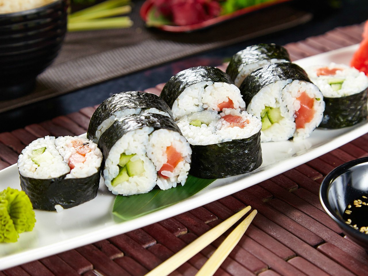 Обои начинка, суши, роллы, васаби, нори, filling, sushi, rolls, wasabi, nori разрешение 2046x1279 Загрузить