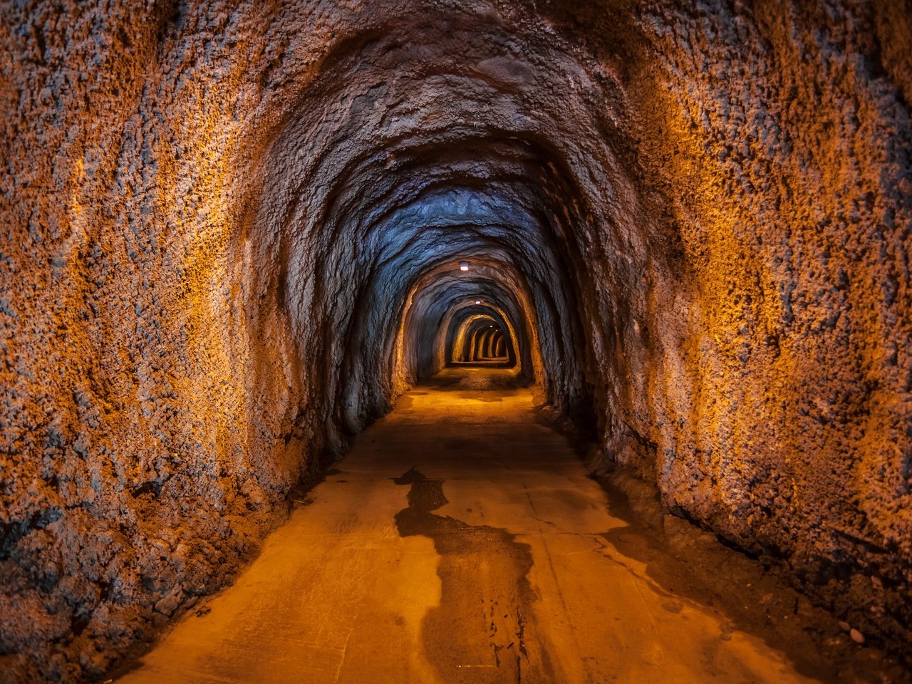 Обои дорога, скалы, туннель, скал, тунель, rail, road, rocks, the tunnel, tunnel разрешение 5616x3744 Загрузить