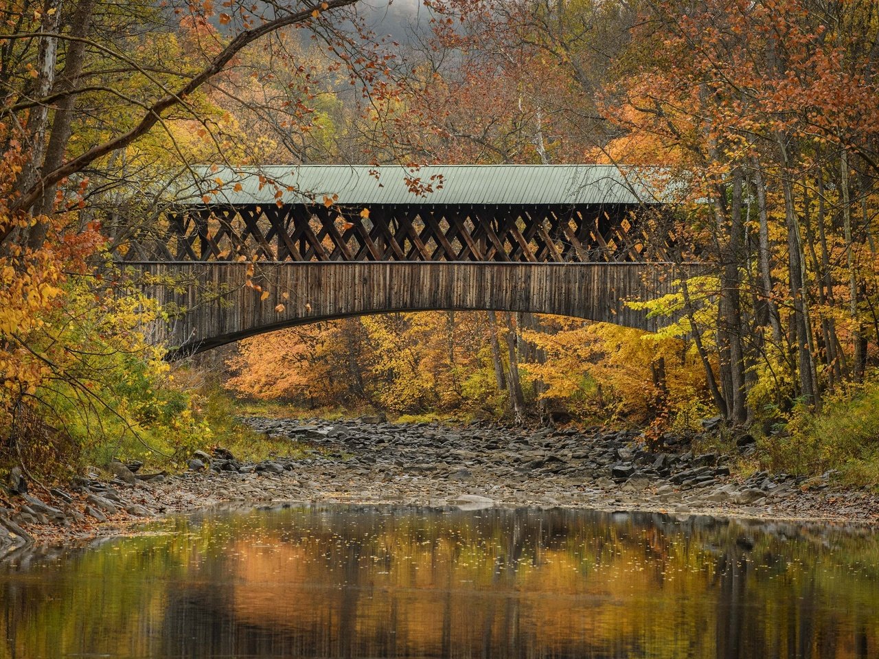 Обои деревья, река, мост, осень, нью-йорк, бленхейм, state of new york, trees, river, bridge, autumn, new york, blenheim разрешение 2048x1365 Загрузить