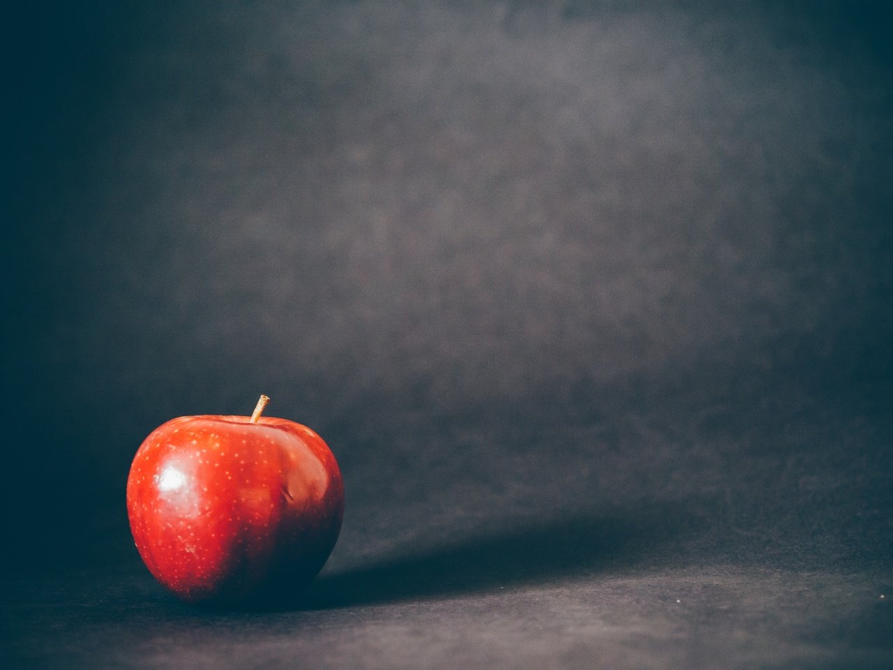 Обои фон, фрукты, яблоко, красное, background, fruit, apple, red разрешение 2048x1356 Загрузить