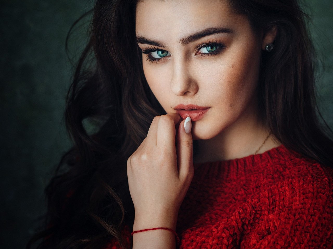 Обои девушка, портрет, взгляд, волосы, лицо, свитер, evgeny freyer, bogdana, girl, portrait, look, hair, face, sweater разрешение 1920x1214 Загрузить