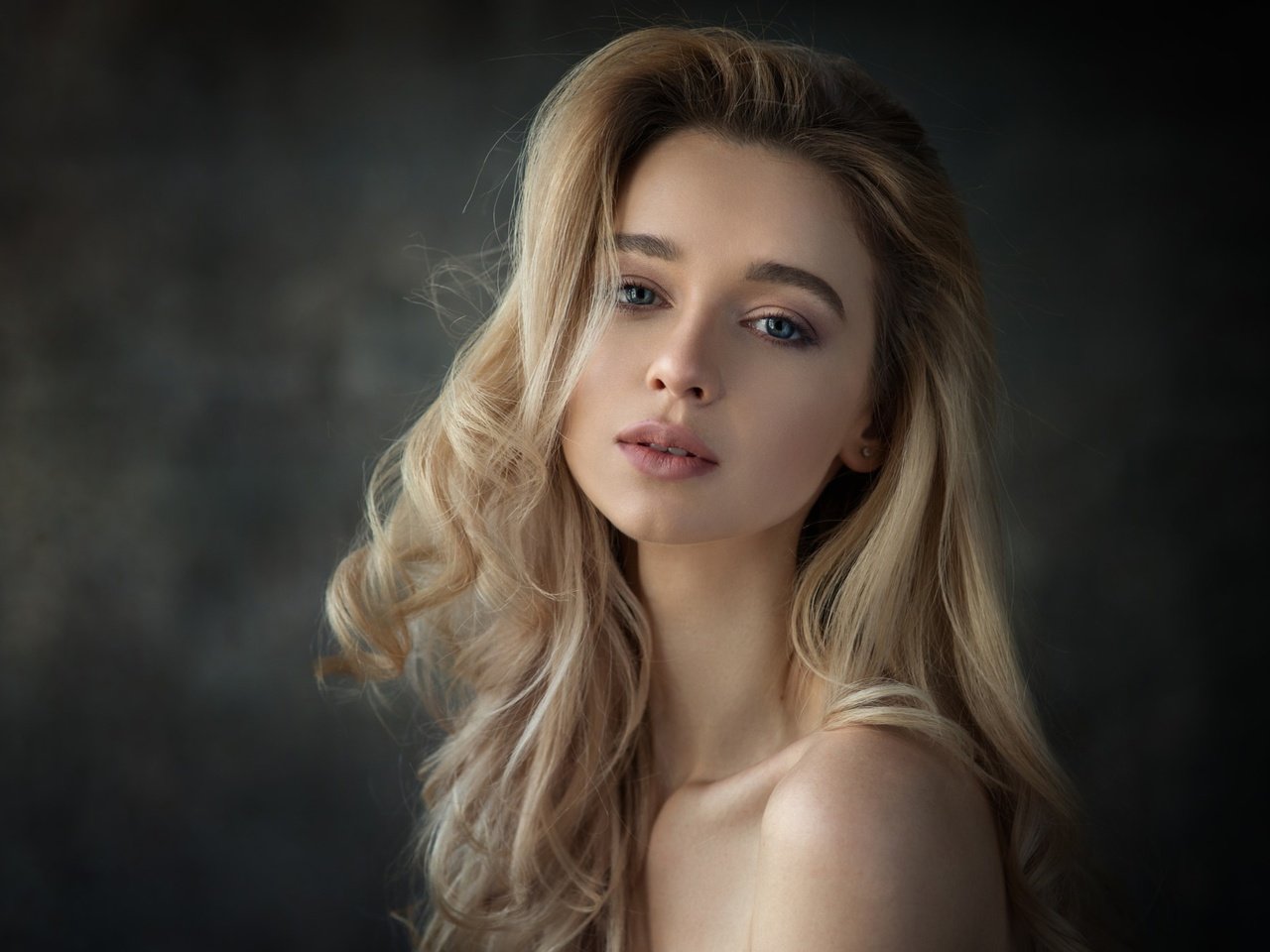 Обои девушка, блондинка, портрет, взгляд, фотограф, анна, dennis drozhzhin, girl, blonde, portrait, look, photographer, anna разрешение 2048x1387 Загрузить