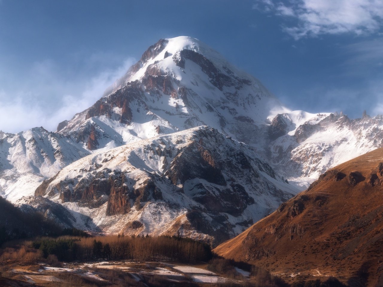 Обои снег, гора, грузия, казбек, snow, mountain, georgia, kazbek разрешение 1942x1300 Загрузить