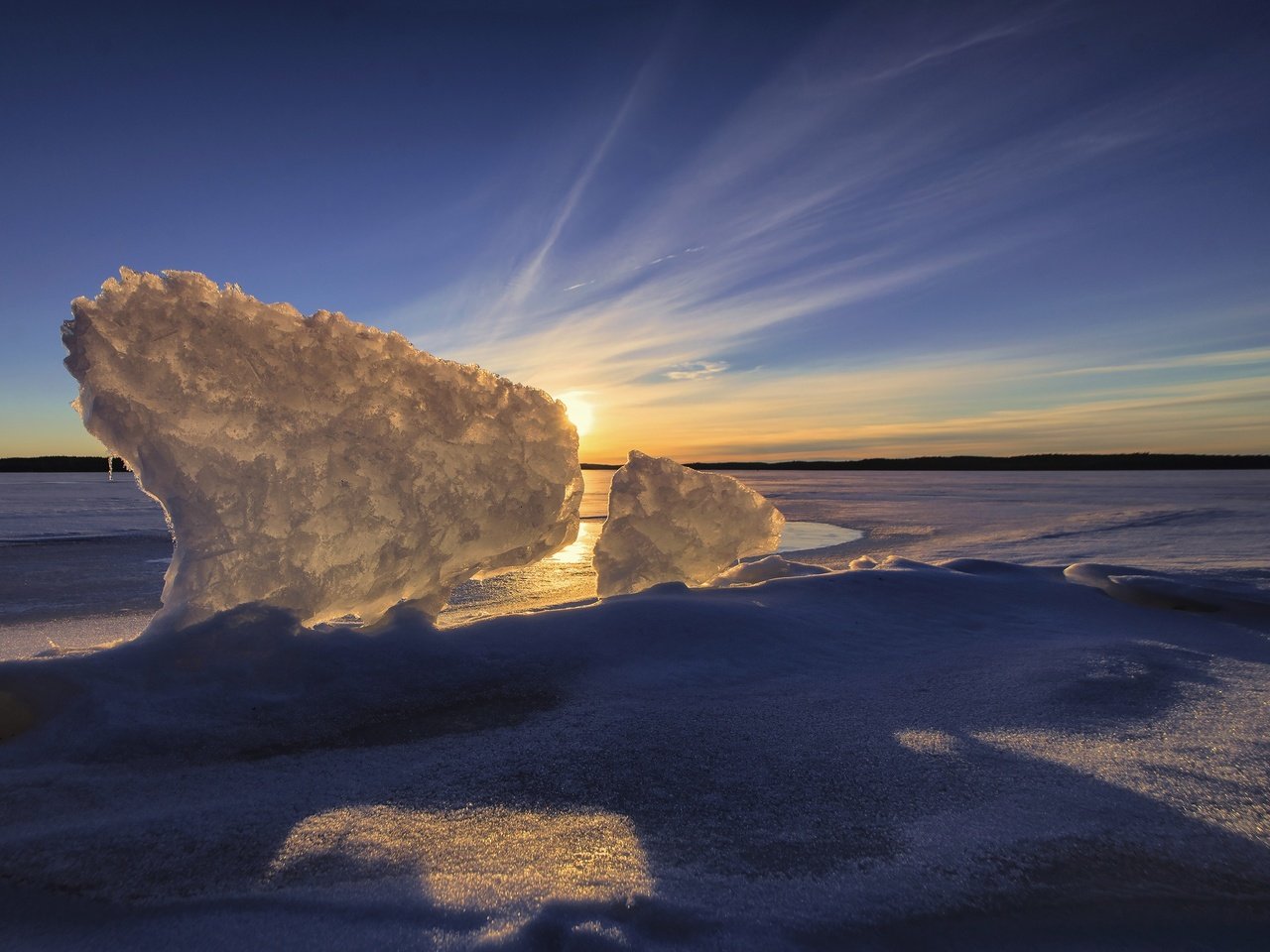 Обои небо, озеро, закат, зима, лёд, финляндия, lake karijärvi, jaala, the sky, lake, sunset, winter, ice, finland разрешение 2048x1365 Загрузить