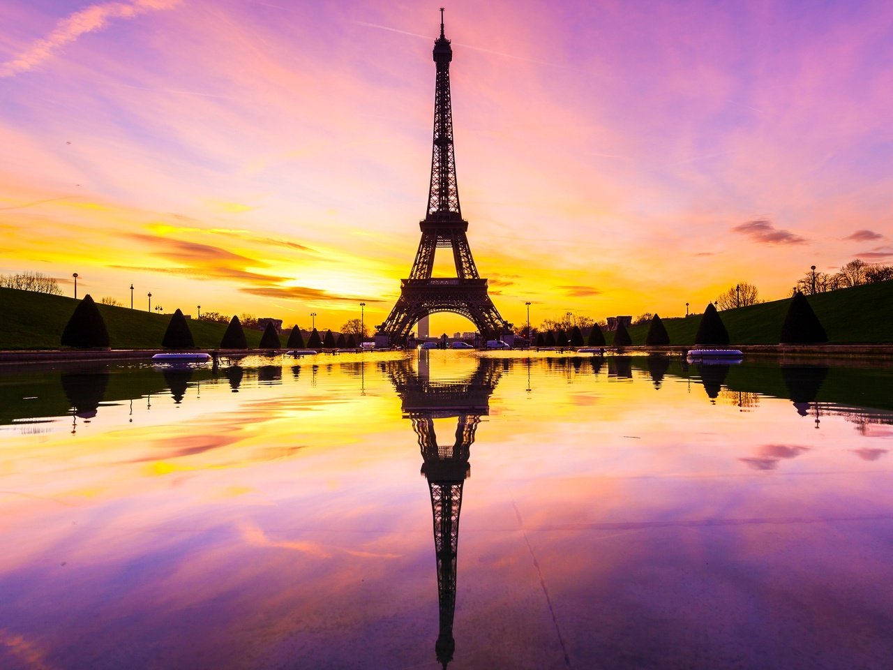 Обои отражение, париж, франция, зарево, эйфелева башня, reflection, paris, france, glow, eiffel tower разрешение 2555x1600 Загрузить