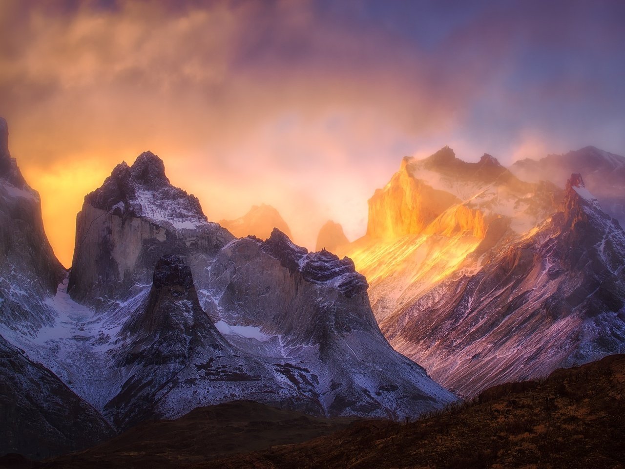 Обои свет, горы, скалы, чили, патагония, torres del paine national park, патогония, light, mountains, rocks, chile, patagonia разрешение 2048x1367 Загрузить