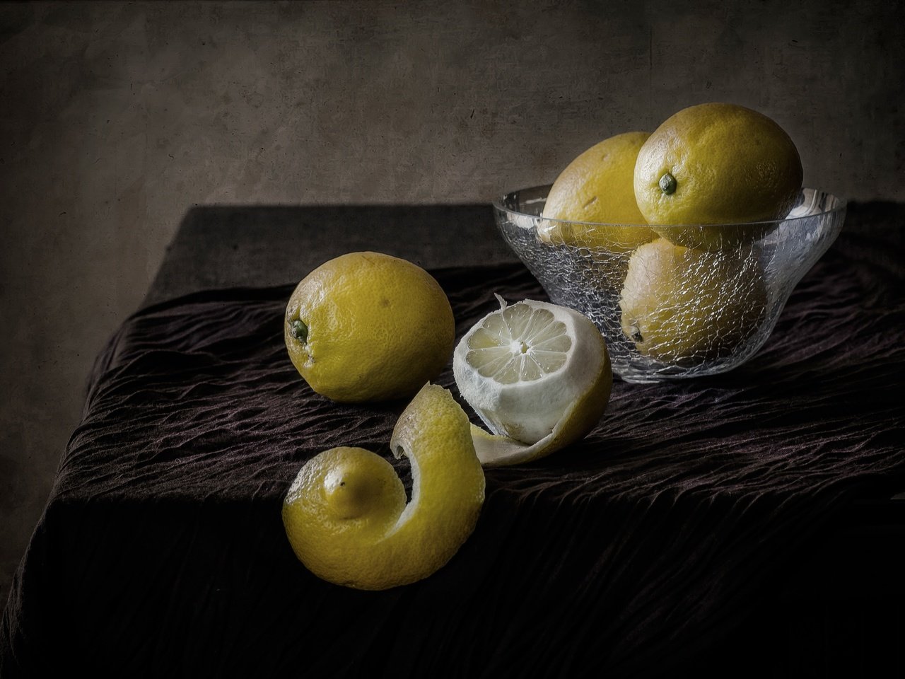 Обои фрукты, натюрморт, лимоны, цитрусы, кожура, fruit, still life, lemons, citrus, peel разрешение 4928x3264 Загрузить