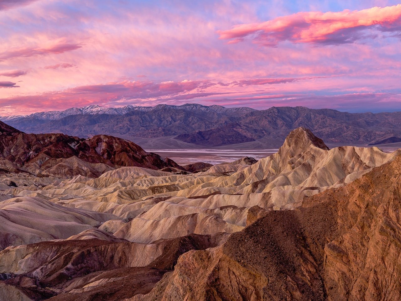 Обои облака, горы, сша, долина смерти, clouds, mountains, usa, death valley разрешение 2048x1191 Загрузить