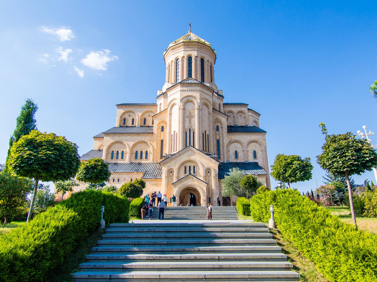 Обои церковь, грузия, тбилиси, цминда самеба, church, georgia, tbilisi, tsminda sameba разрешение 2742x1823 Загрузить