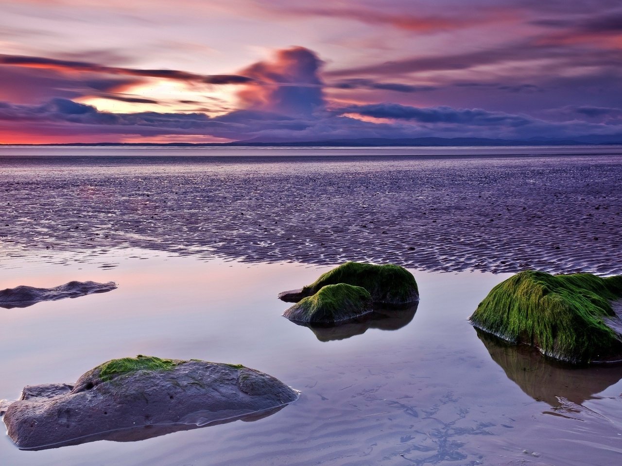 Обои небо, облака, камни, закат, море, горизонт, ветер, рябь, the sky, clouds, stones, sunset, sea, horizon, the wind, ruffle разрешение 2560x1600 Загрузить