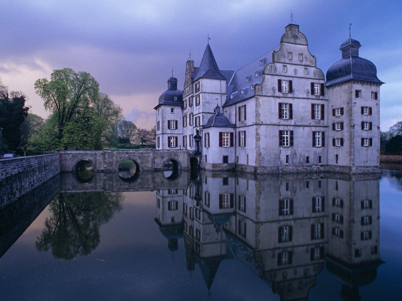 Обои город, германия, дортмунд, замок бодельшвинг, the city, germany, dortmund, castle bodelschwingh разрешение 2000x1333 Загрузить