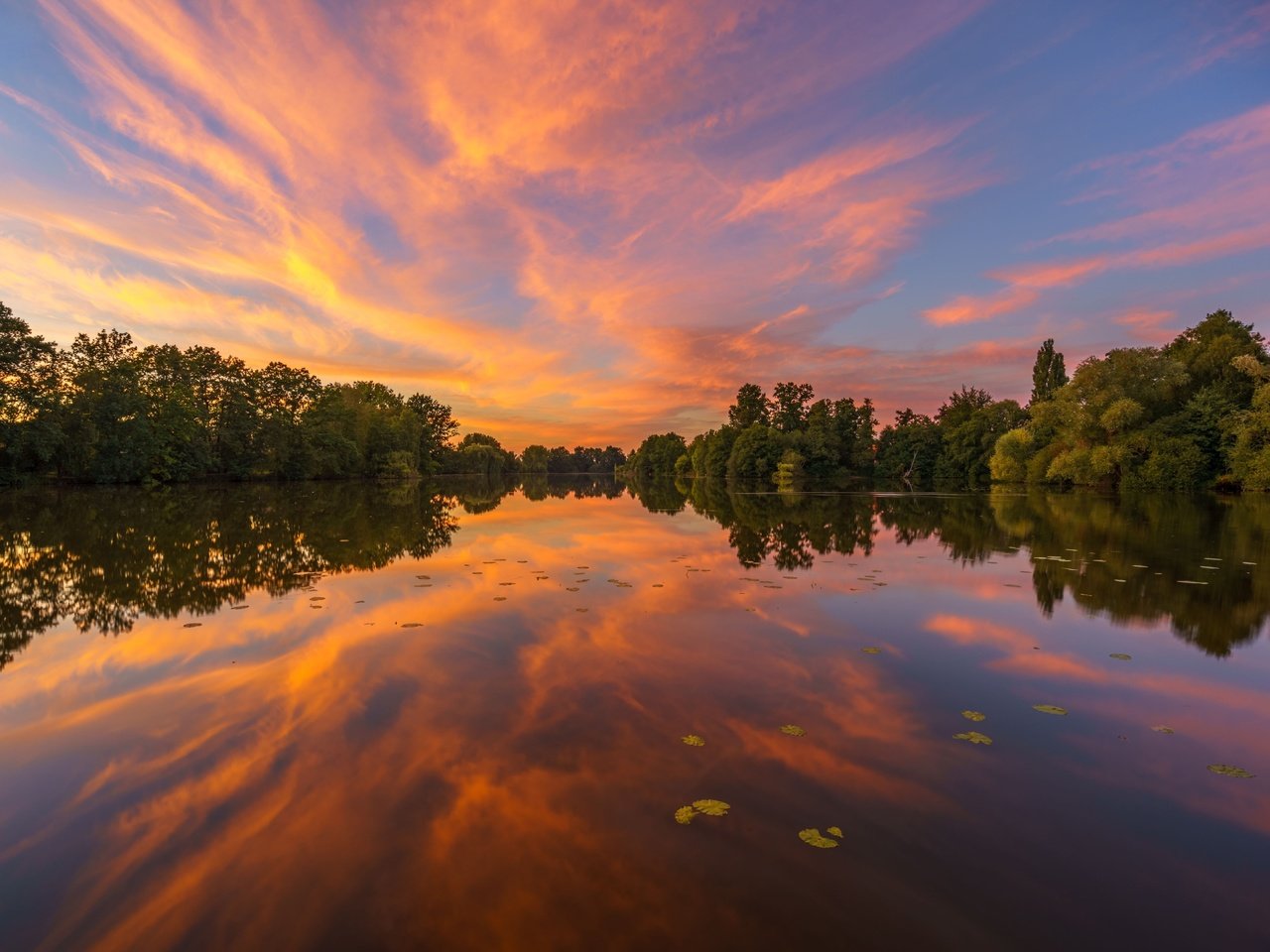 Обои деревья, озеро, закат, отражение, германия, гамбург, hohendeicher lake, озеро хоэндайхер, trees, lake, sunset, reflection, germany, hamburg разрешение 5038x3362 Загрузить