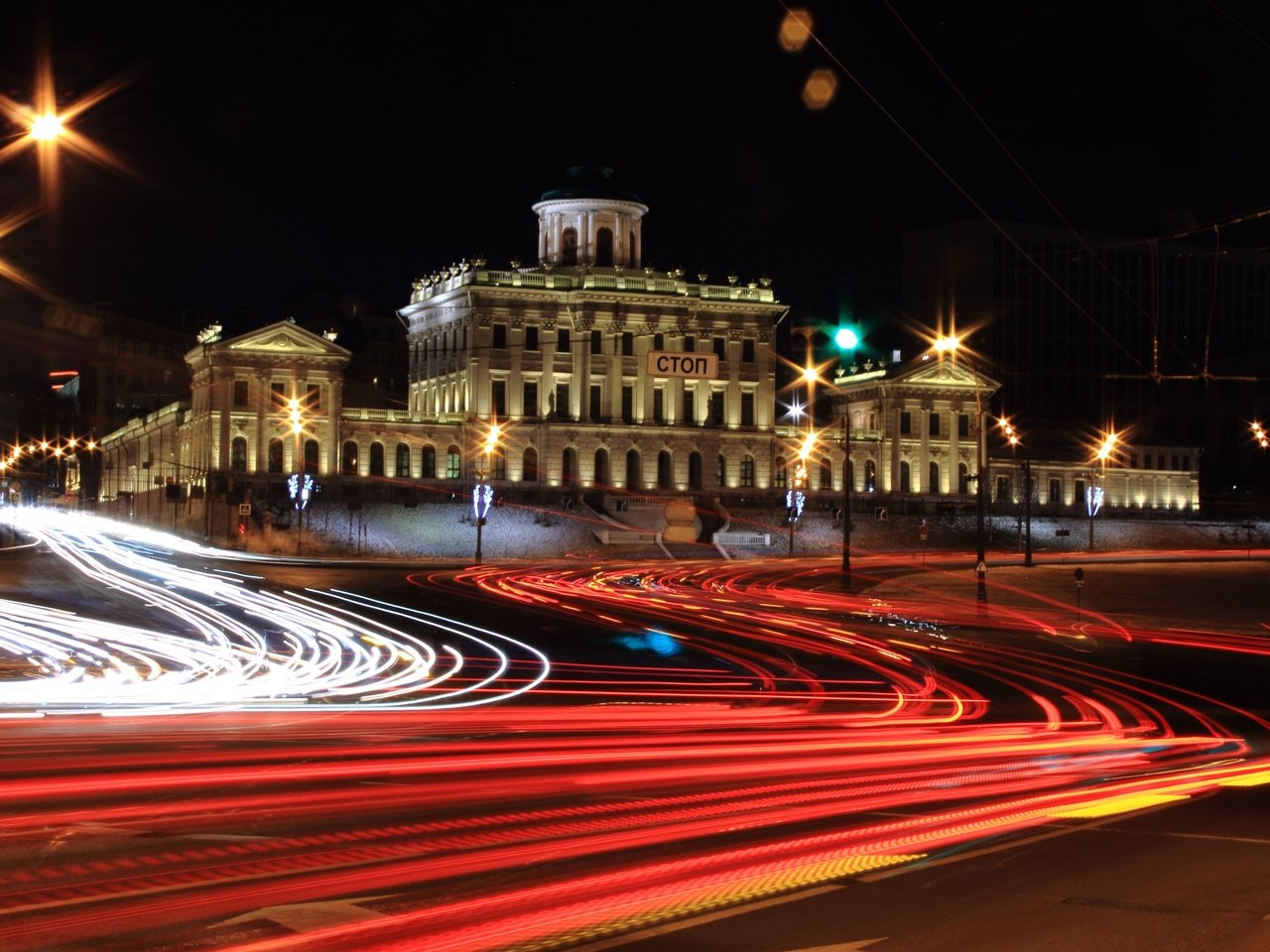 Обои свет, ночь, москва, город, россия, огни города, дом пашкова, замедленная съемка, light, night, moscow, the city, russia разрешение 5160x3440 Загрузить