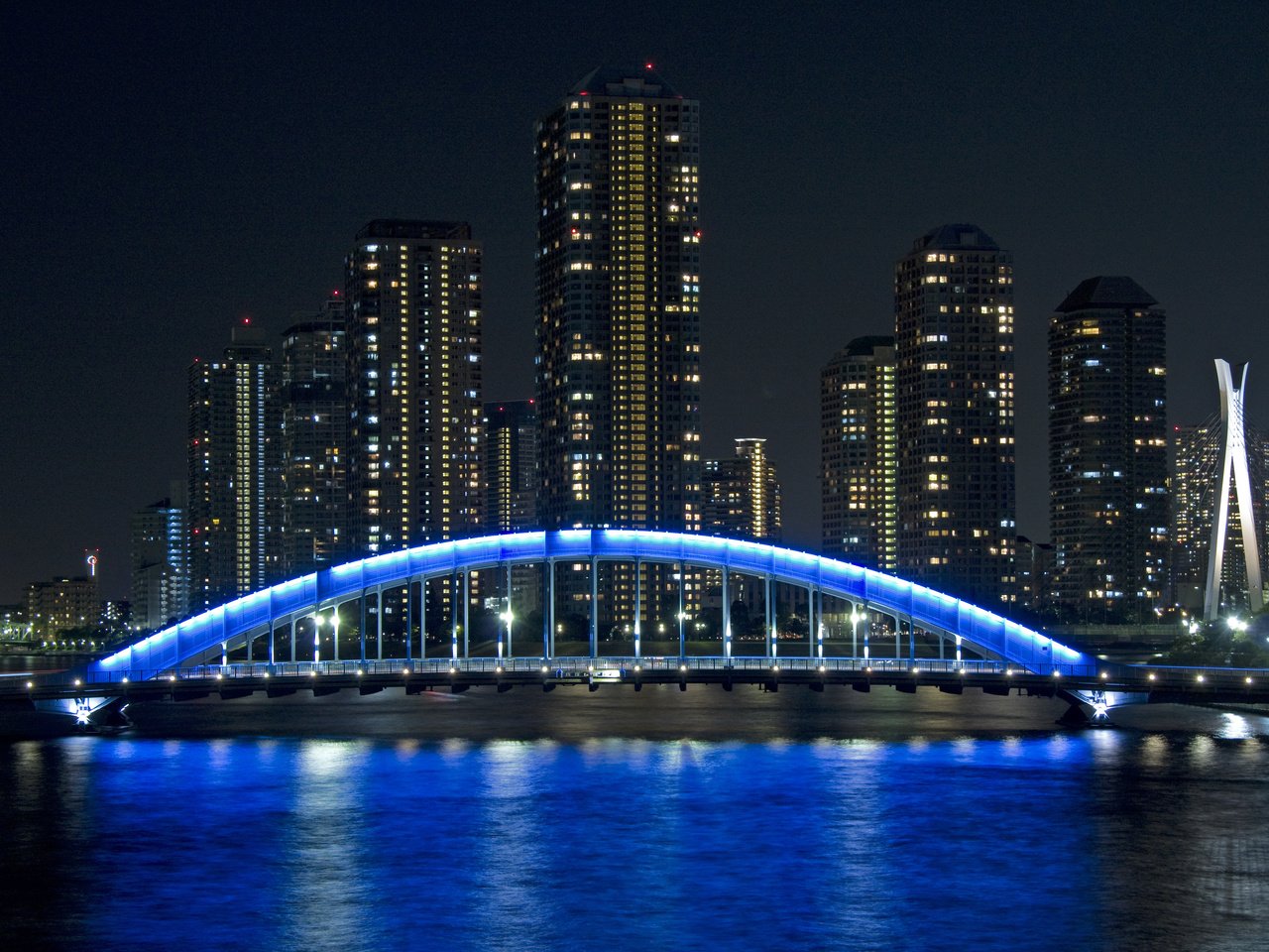 Обои вечер, мост, город, япония, небоскребы, подсветка, the evening, bridge, the city, japan, skyscrapers, backlight разрешение 4272x2848 Загрузить