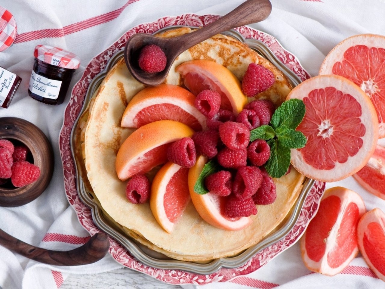 Обои малина, джем, завтрак, блинчики, блины, грейпфрут, raspberry, jam, breakfast, pancakes, grapefruit разрешение 1920x1080 Загрузить