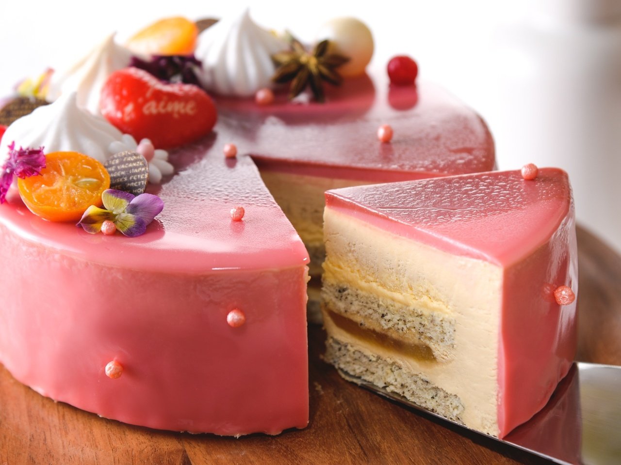 Обои ягоды, сладкое, торт, десерт, глазурь, слои, безе, berries, sweet, cake, dessert, glaze, layers, meringue разрешение 3840x2160 Загрузить