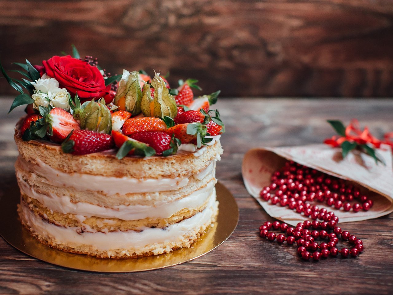 Обои ягоды, бусы, выпечка, торт, десерт, berries, beads, cakes, cake, dessert разрешение 3840x2400 Загрузить