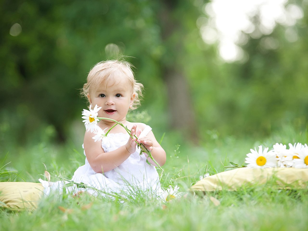 Обои цветы, настроение, девочка, ромашки, ребенок, flowers, mood, girl, chamomile, child разрешение 1920x1200 Загрузить