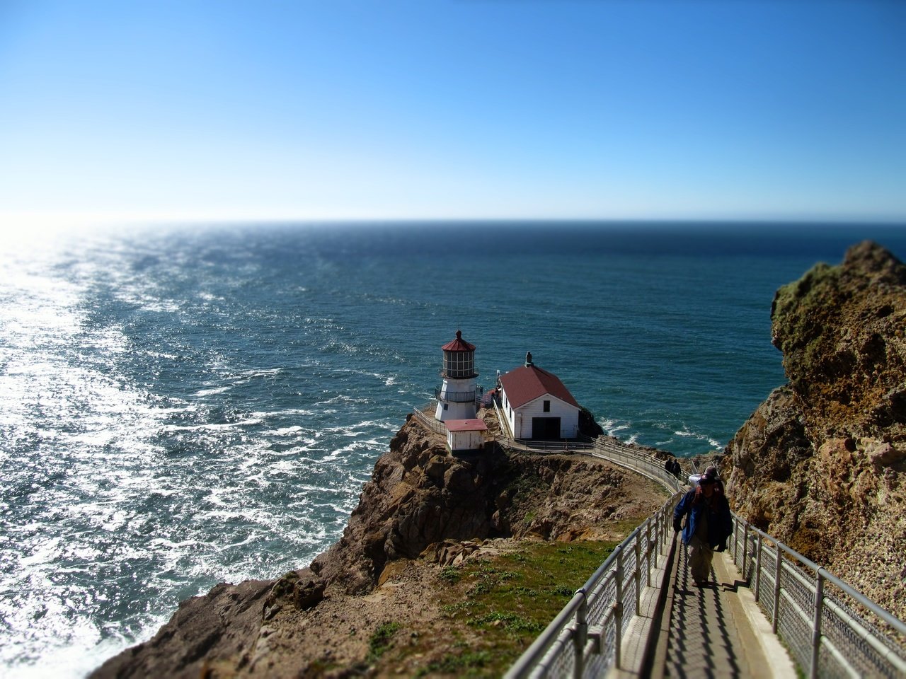 Обои скалы, калифорния, берег, мыс, пейзаж, point reyes, море, маяк, горизонт, залив, океан, rocks, ca, shore, cape, landscape, sea, lighthouse, horizon, bay, the ocean разрешение 4320x3240 Загрузить