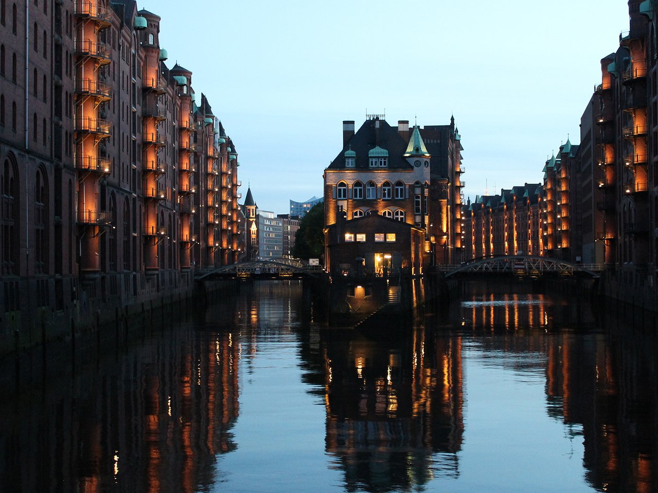 Обои германия, гамбург, шпайхерштадт, germany, hamburg, speicherstadt разрешение 1920x1200 Загрузить