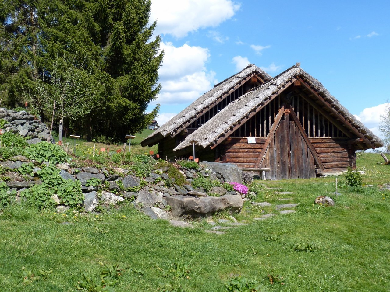 Обои трава, деревня, австрия, хижина, деревня кельтов, хата, grass, village, austria, hut, celtic village разрешение 4608x3072 Загрузить