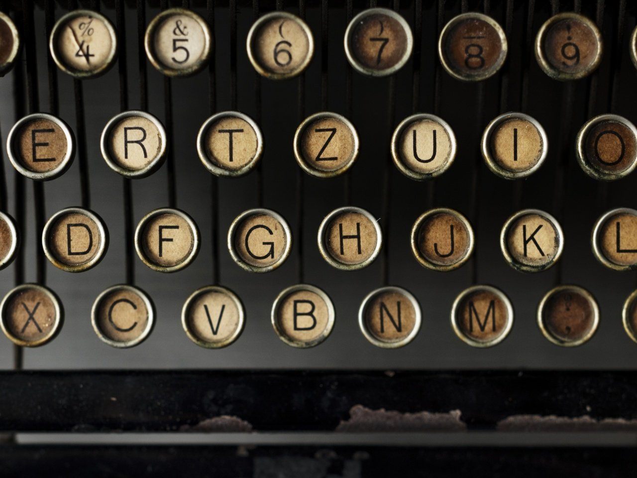 Обои ретро, буквы, клавиши, печатная машинка, retro, letters, keys, typewriter разрешение 3756x1571 Загрузить