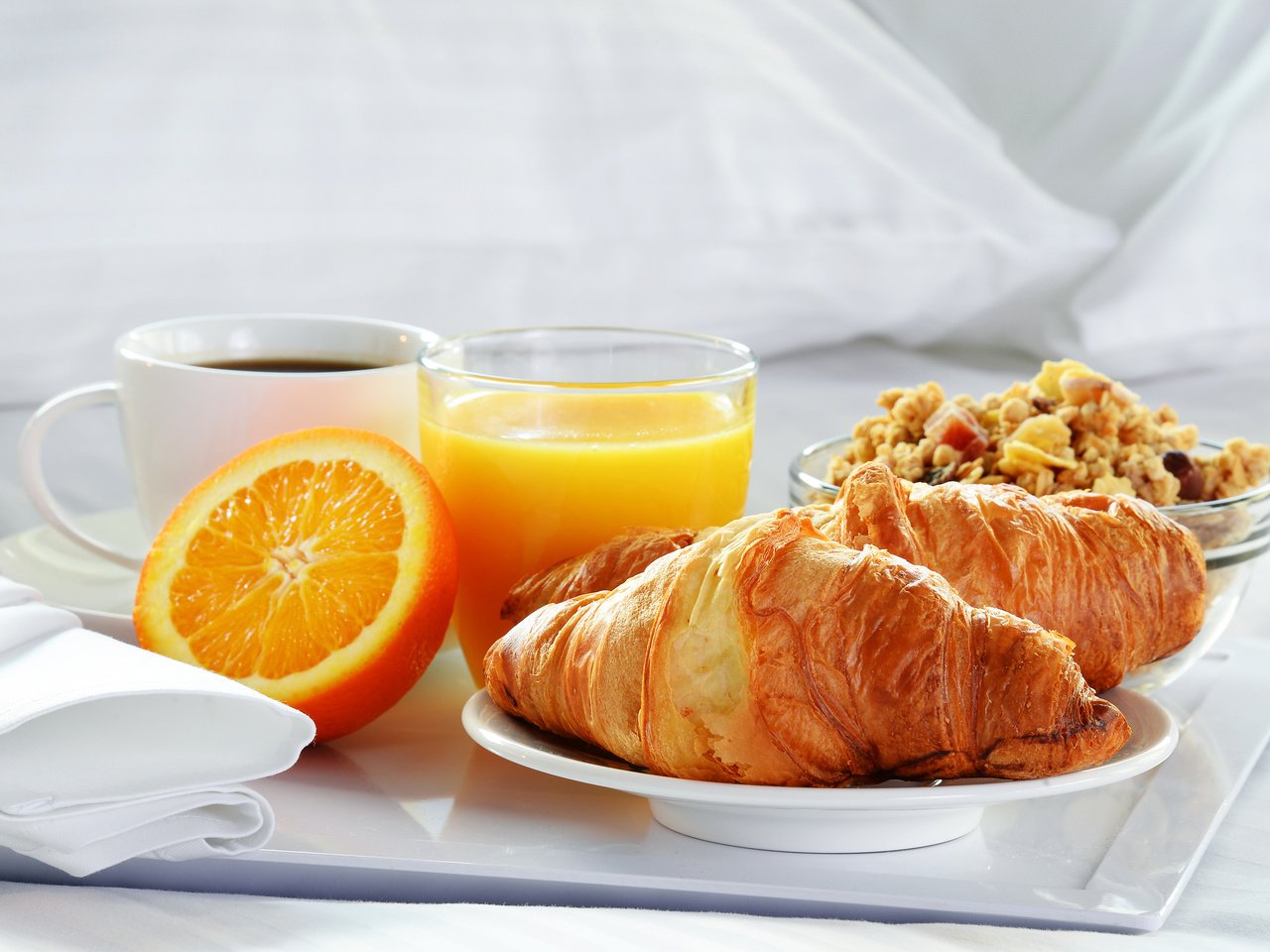 Обои кофе, апельсин, завтрак, сок, круассаны, coffee, orange, breakfast, juice, croissants разрешение 3840x2400 Загрузить