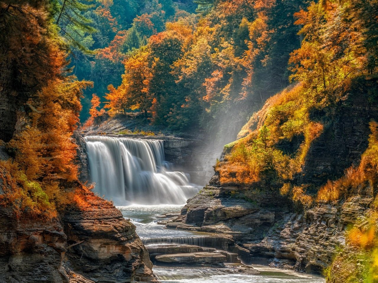 Обои деревья, река, скалы, природа, камни, пейзаж, водопад, осень, trees, river, rocks, nature, stones, landscape, waterfall, autumn разрешение 1920x1280 Загрузить