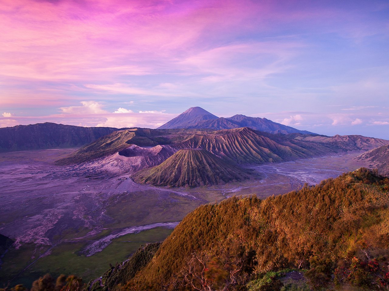 Обои горы, природа, пейзаж, вулкан, индонезия, ява, mountains, nature, landscape, the volcano, indonesia, java разрешение 2048x1365 Загрузить