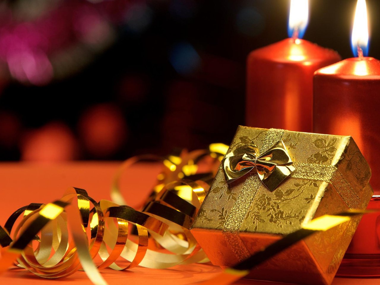 Обои свечи, новый год, подарки, лента, рождество, бантик, коробки, серпантин, candles, new year, gifts, tape, christmas, bow, box, serpentine разрешение 1920x1200 Загрузить