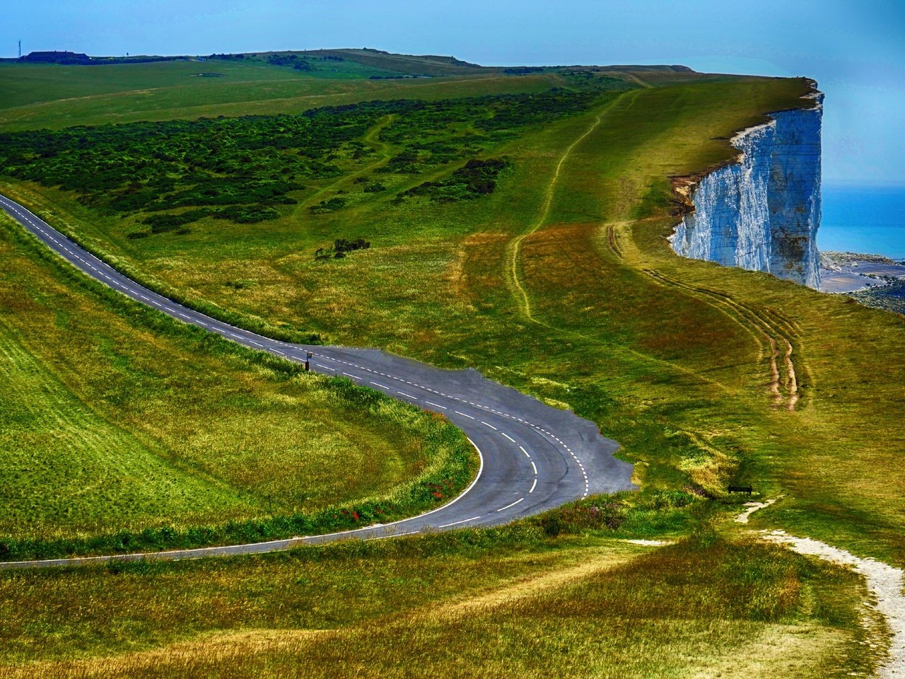 Обои дорога, пейзаж, скала, маяк, побережье, road, landscape, rock, lighthouse, coast разрешение 5400x3038 Загрузить