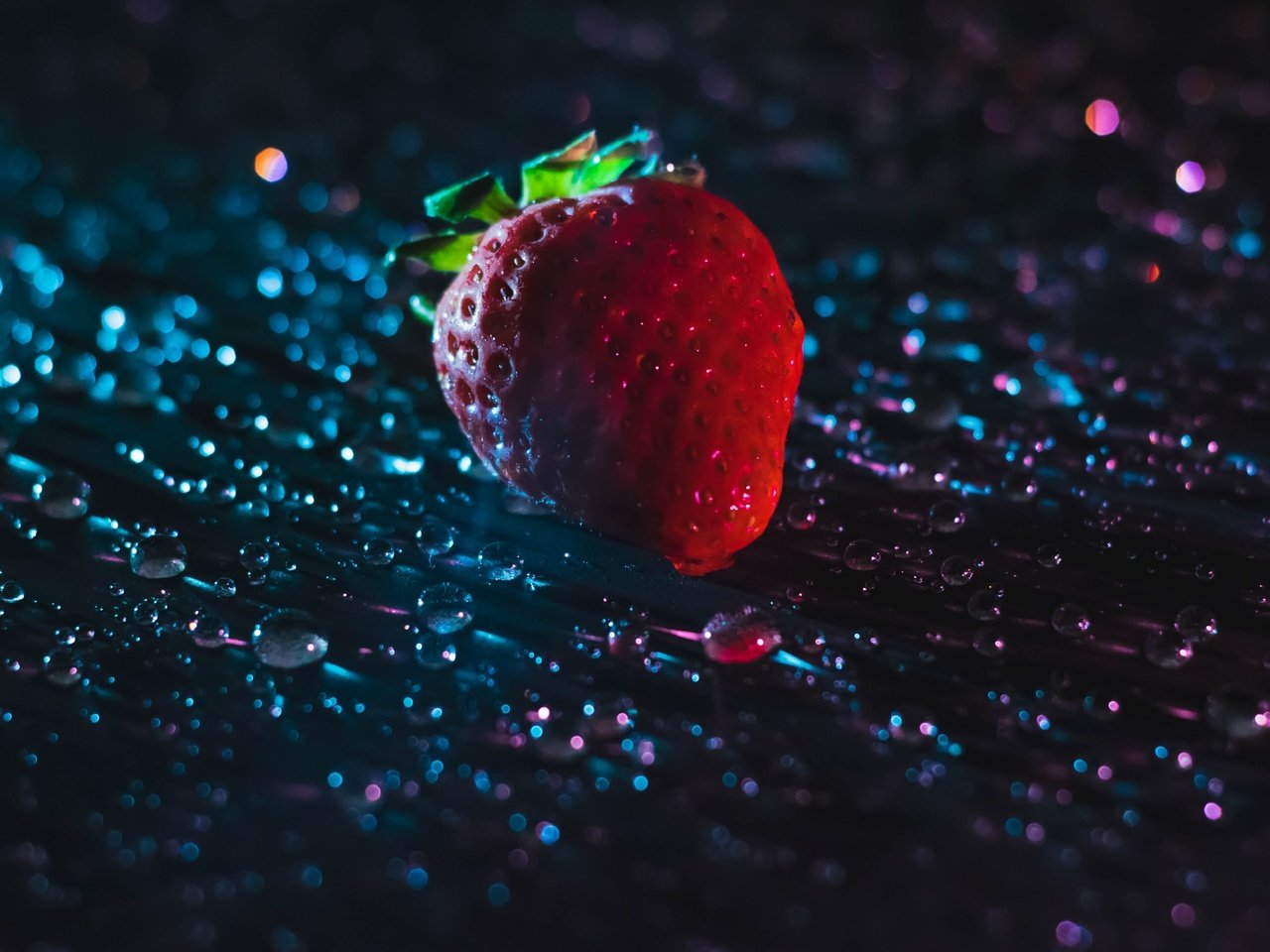 Обои капли, ягода, клубника, боке, капли воды, drops, berry, strawberry, bokeh, water drops разрешение 5999x3177 Загрузить