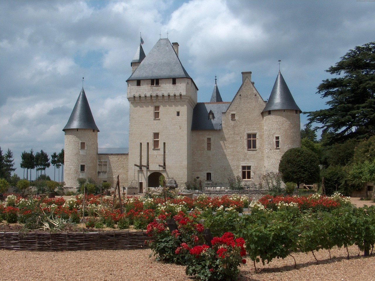 Обои цветы, замок, архитектура, здание, франция, замок риво, château du rivau, flowers, castle, architecture, the building, france разрешение 3678x2753 Загрузить