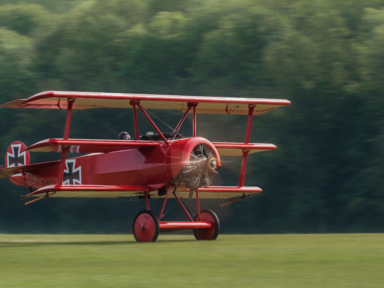 Обои ввс, красный барон, fokker dr.i, 1917, триплан, германской, империи, fokker dr.1, bbc, the red baron, one thousand nine hundred seventeen, triplane, german, empire разрешение 2112x1188 Загрузить