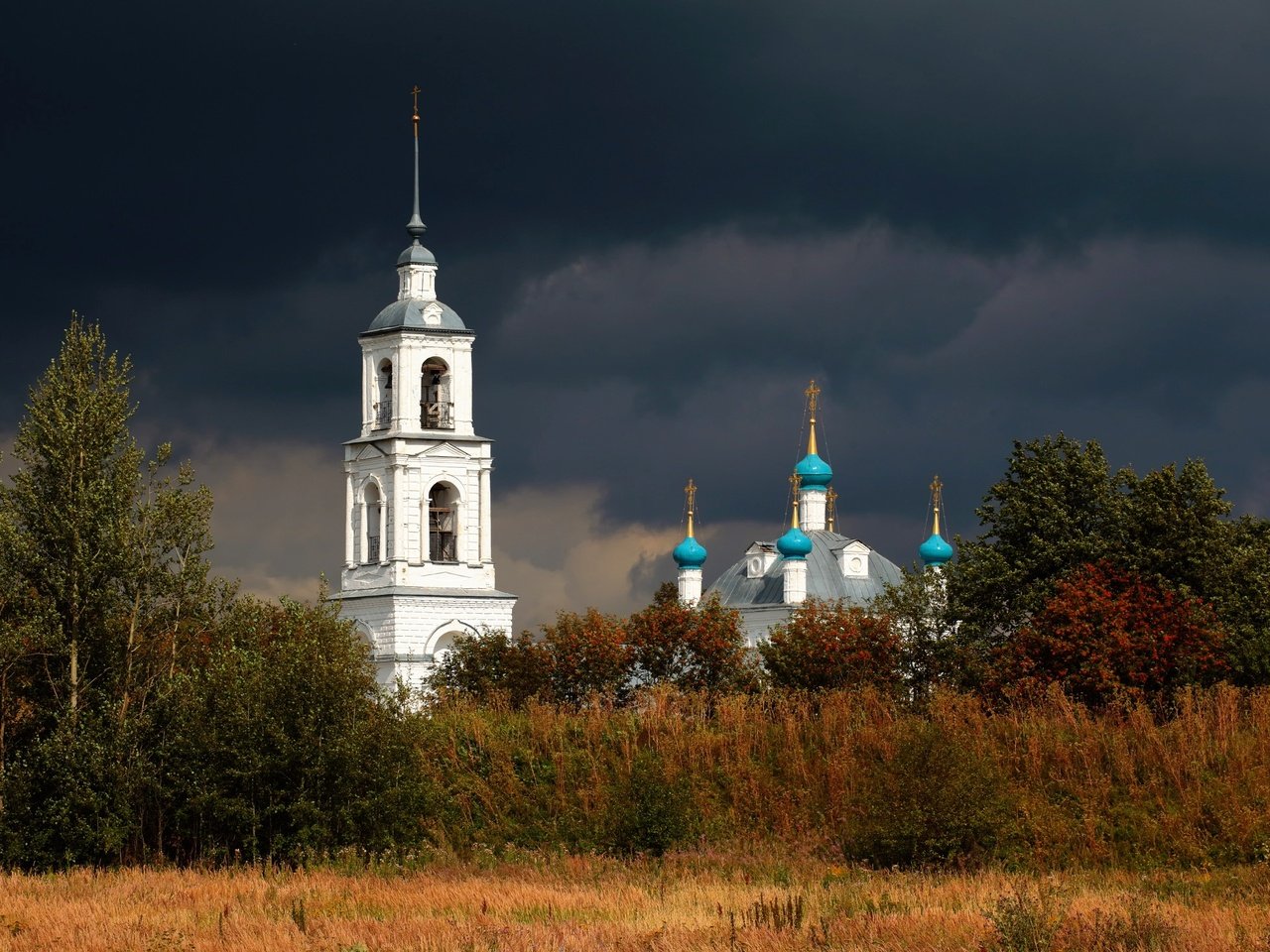 Обои храм, тучи, церковь, переславль залесский, temple, clouds, church, pereslavl zalessky разрешение 2048x1463 Загрузить