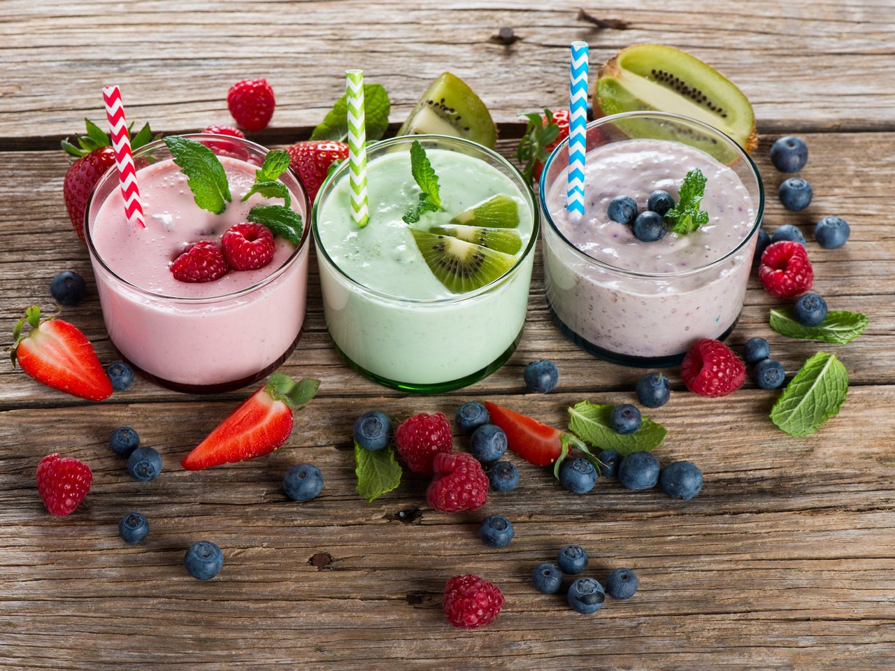 Обои мята, йогурт, малина, тппапмсавкюююююю, клубника, ягоды, юмор, киви, черника, стаканы, mint, yogurt, raspberry, strawberry, berries, humor, kiwi, blueberries, glasses разрешение 7360x4912 Загрузить