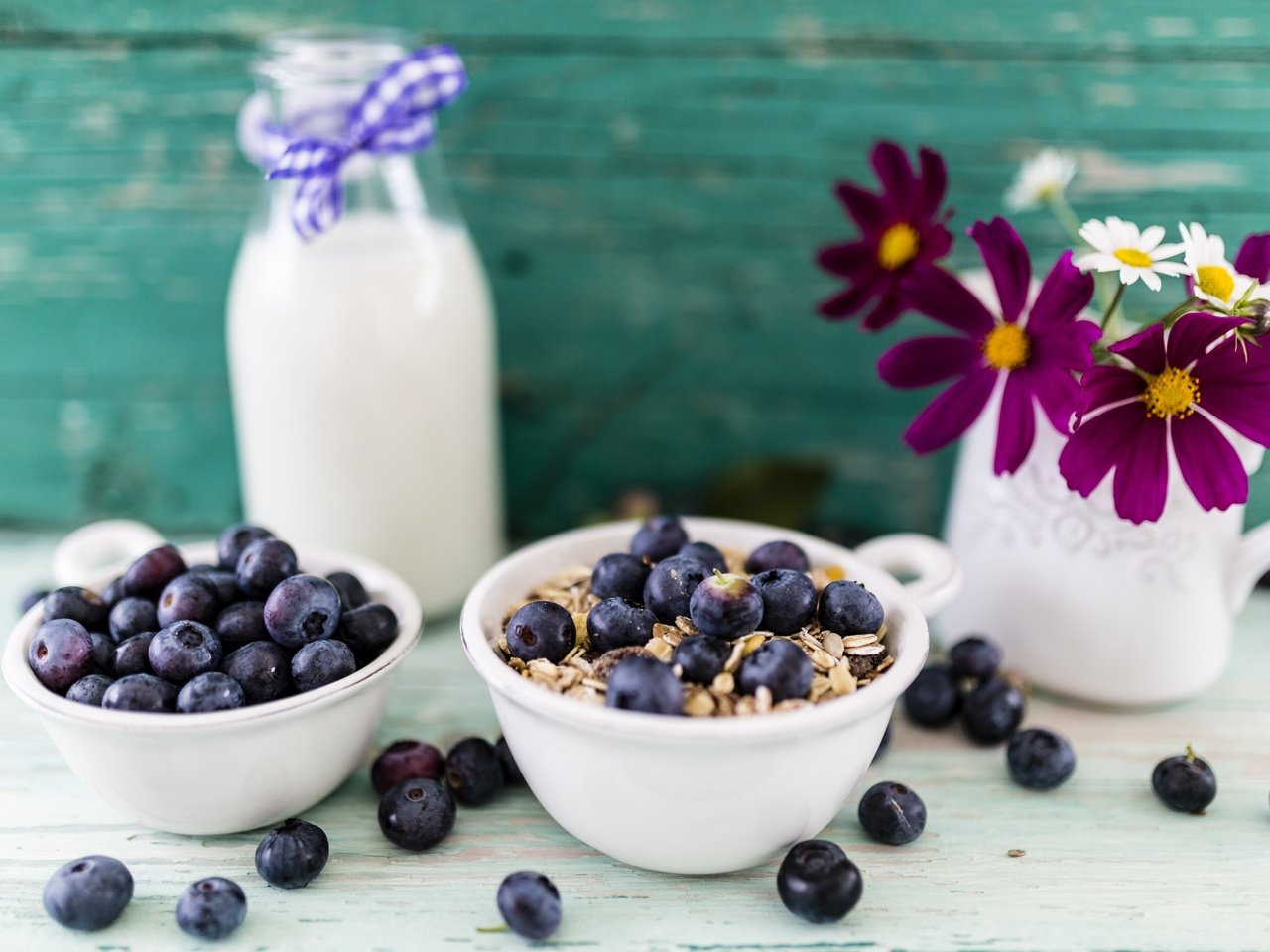 Обои ягоды, черника, завтрак, молоко, миска, мюсли, berries, blueberries, breakfast, milk, bowl, muesli разрешение 4050x2700 Загрузить