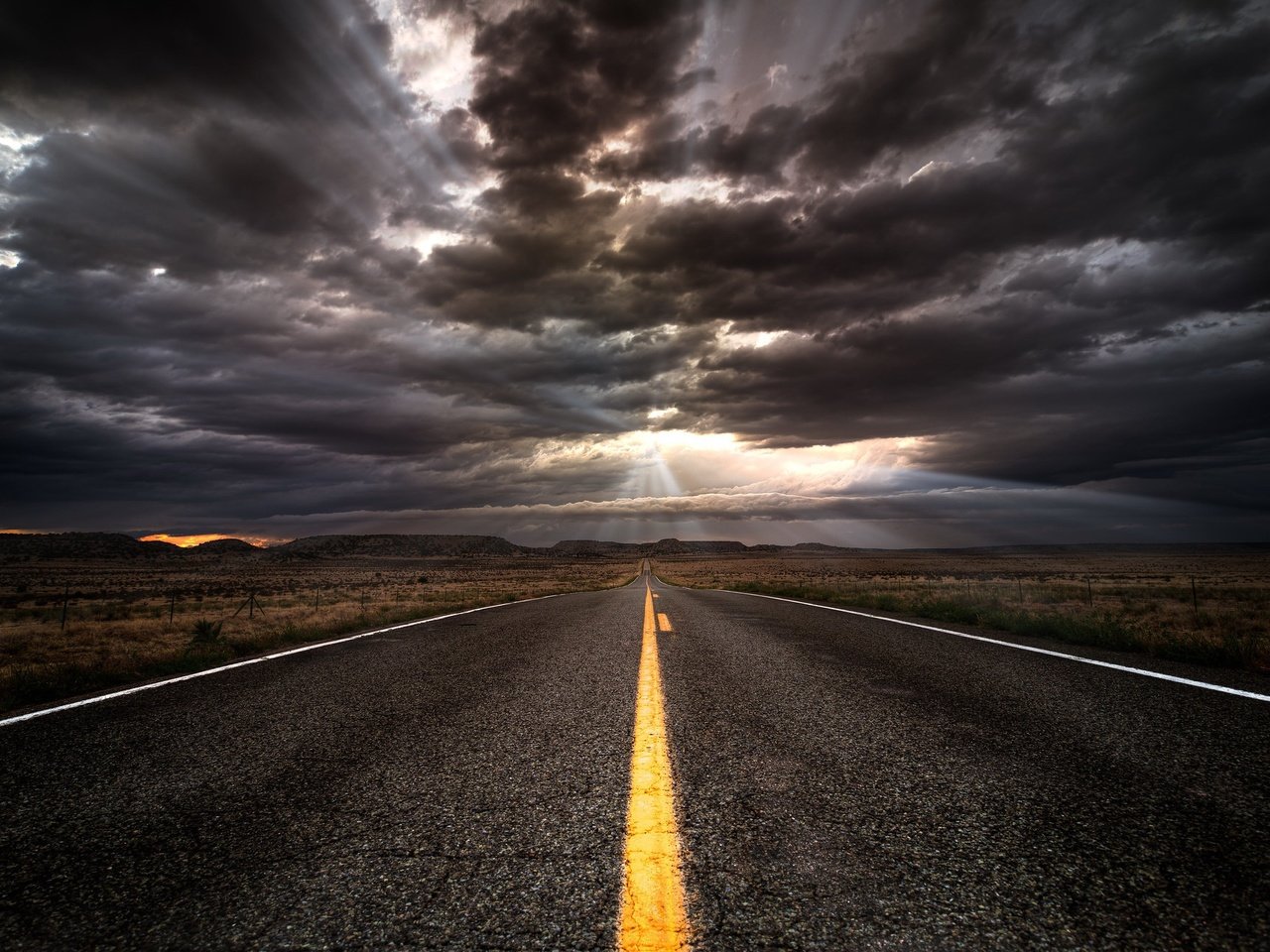 Обои дорога, закат, тучи, road, sunset, clouds разрешение 2047x1300 Загрузить