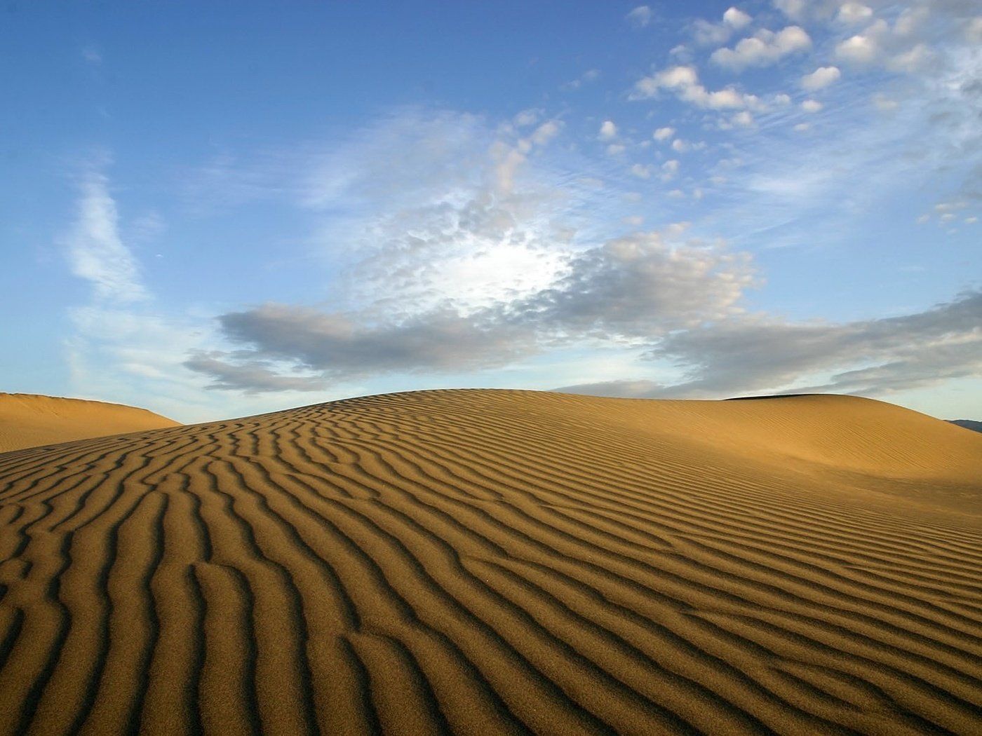 Обои облака, песок, пустыня, clouds, sand, desert разрешение 1920x1200 Загрузить