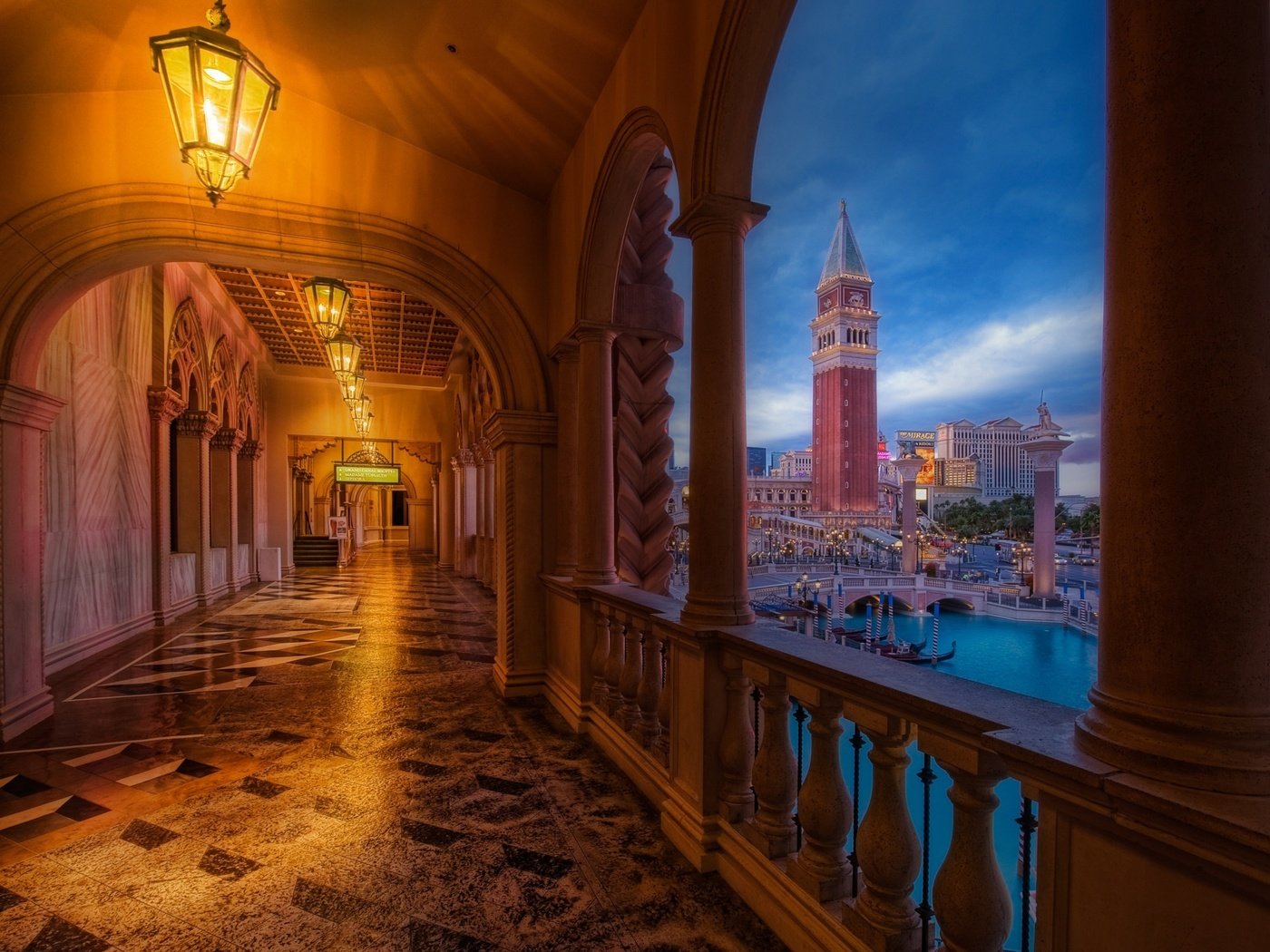 Обои фонари, венеция, балкон, коридор, lights, venice, balcony, corridor разрешение 2560x1600 Загрузить
