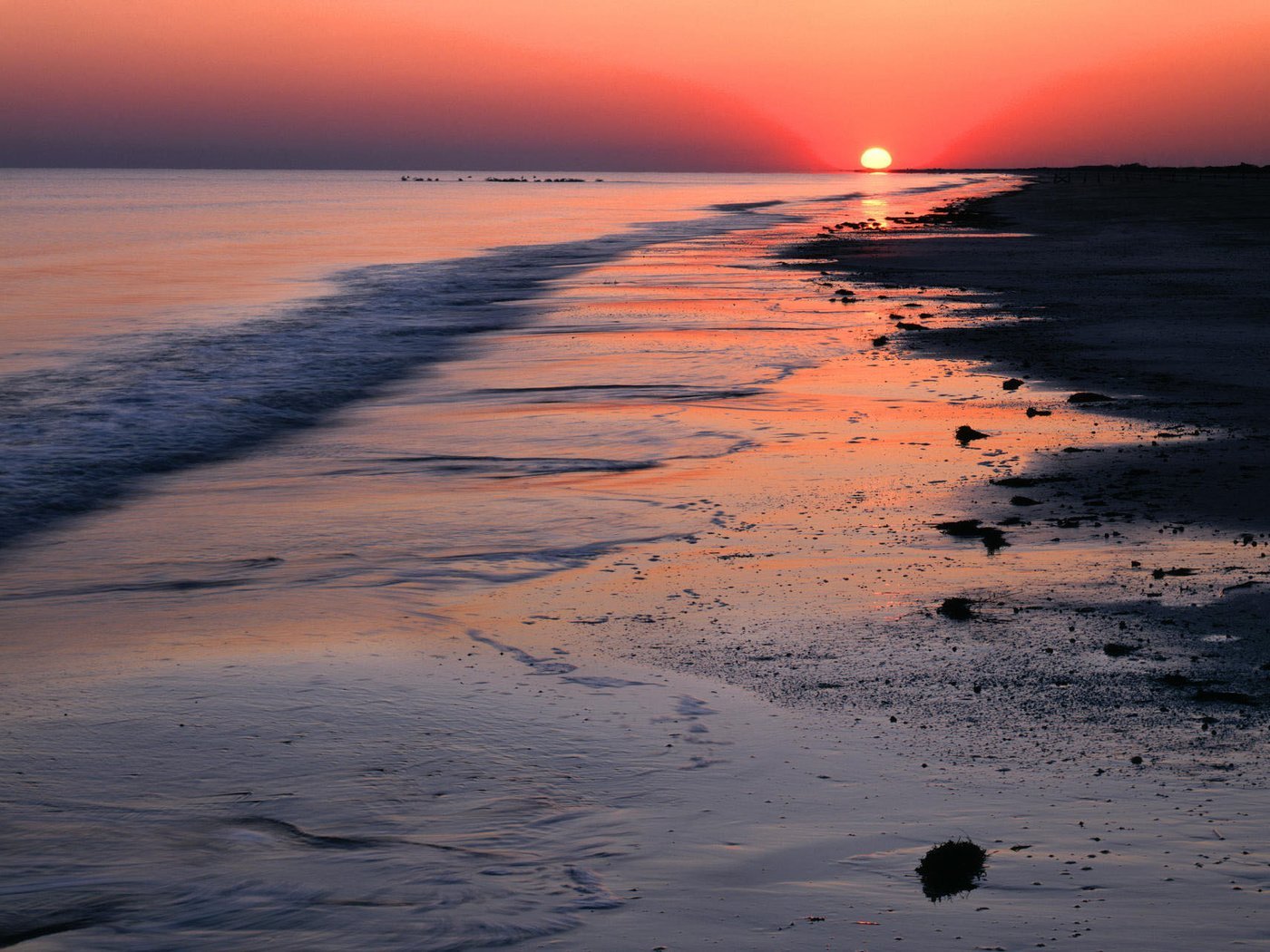 Обои небо, вечер, горизонт, закат солнца, побережье, океан, the sky, the evening, horizon, sunset, coast, the ocean разрешение 2000x1285 Загрузить