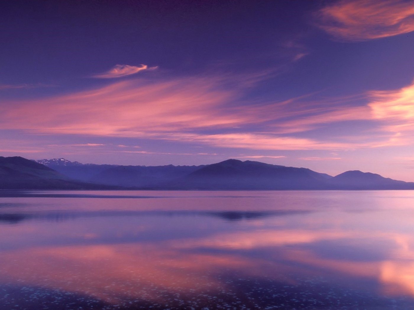 Обои облака, озеро, горы, отражение, цвет, clouds, lake, mountains, reflection, color разрешение 1920x1200 Загрузить