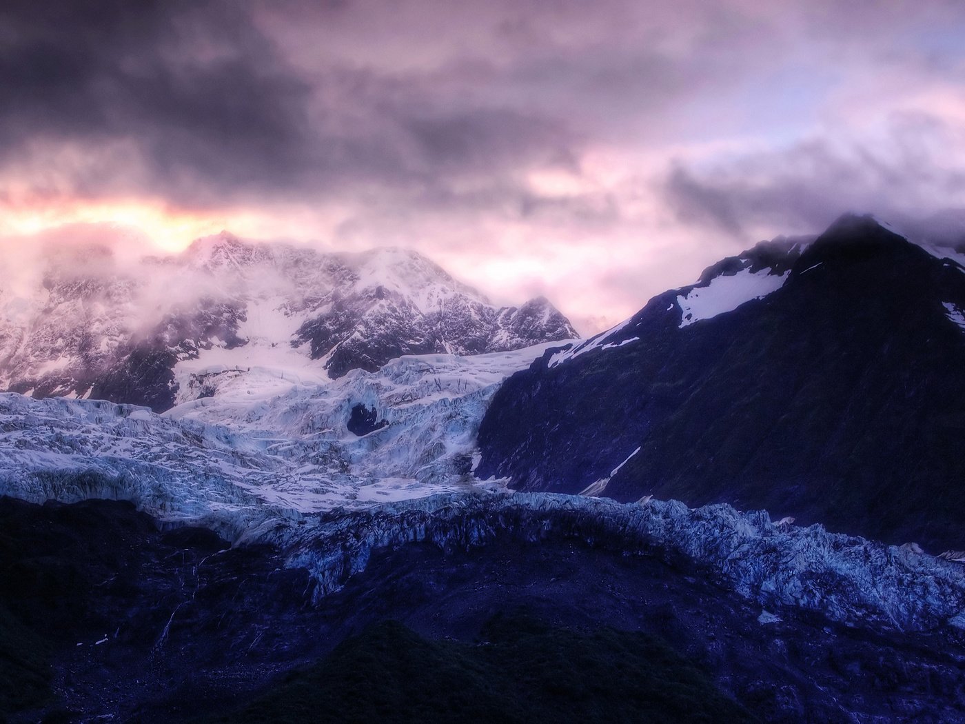 Обои облака, ледник, горы, снег, природа, зима, пейзаж, лёд, вершина, clouds, glacier, mountains, snow, nature, winter, landscape, ice, top разрешение 2560x1600 Загрузить