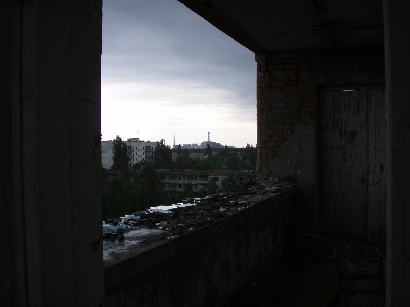Обои чернобыль, вид из окна, аэс, chernobyl, the view from the window, nuclear power plant разрешение 2048x1536 Загрузить