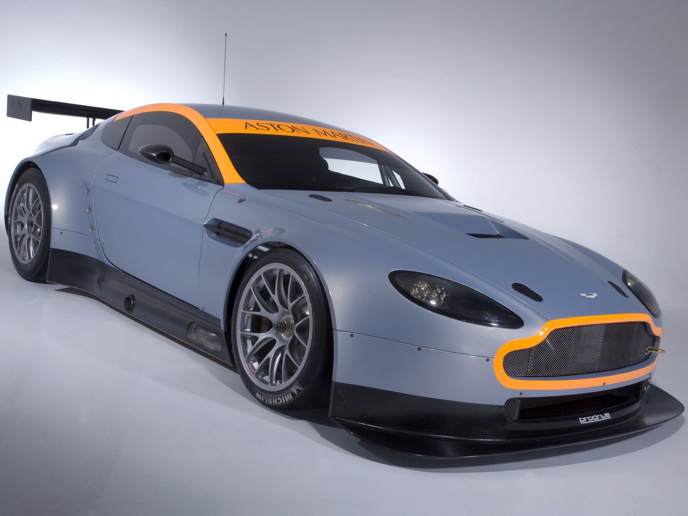 Обои астон мартин, aston martin разрешение 2048x1536 Загрузить