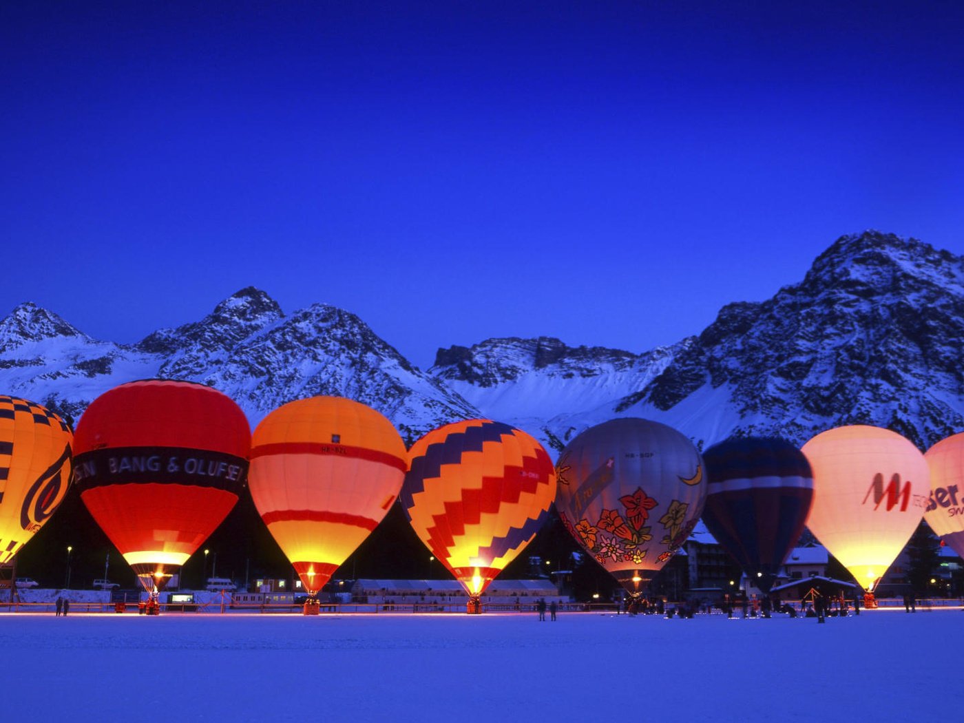 Обои шары, зима, швейцария, balls, winter, switzerland разрешение 1920x1080 Загрузить