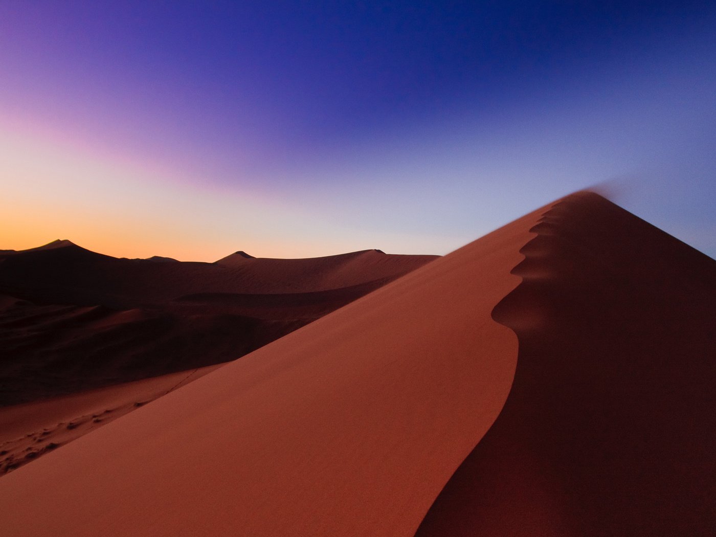 Обои небо, восход, песок, пустыня, африка, дюны, намибия, the sky, sunrise, sand, desert, africa, dunes, namibia разрешение 2560x1600 Загрузить
