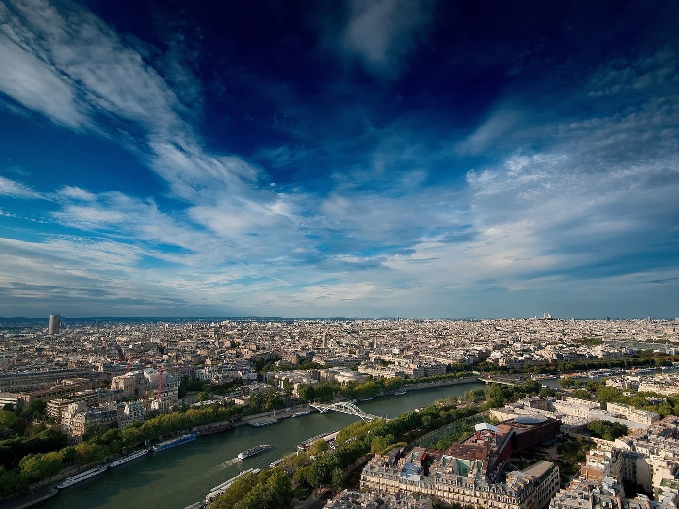 Обои небо, облака, река, город, париж, франция, городской пейзаж, the sky, clouds, river, the city, paris, france, the urban landscape разрешение 2560x1600 Загрузить