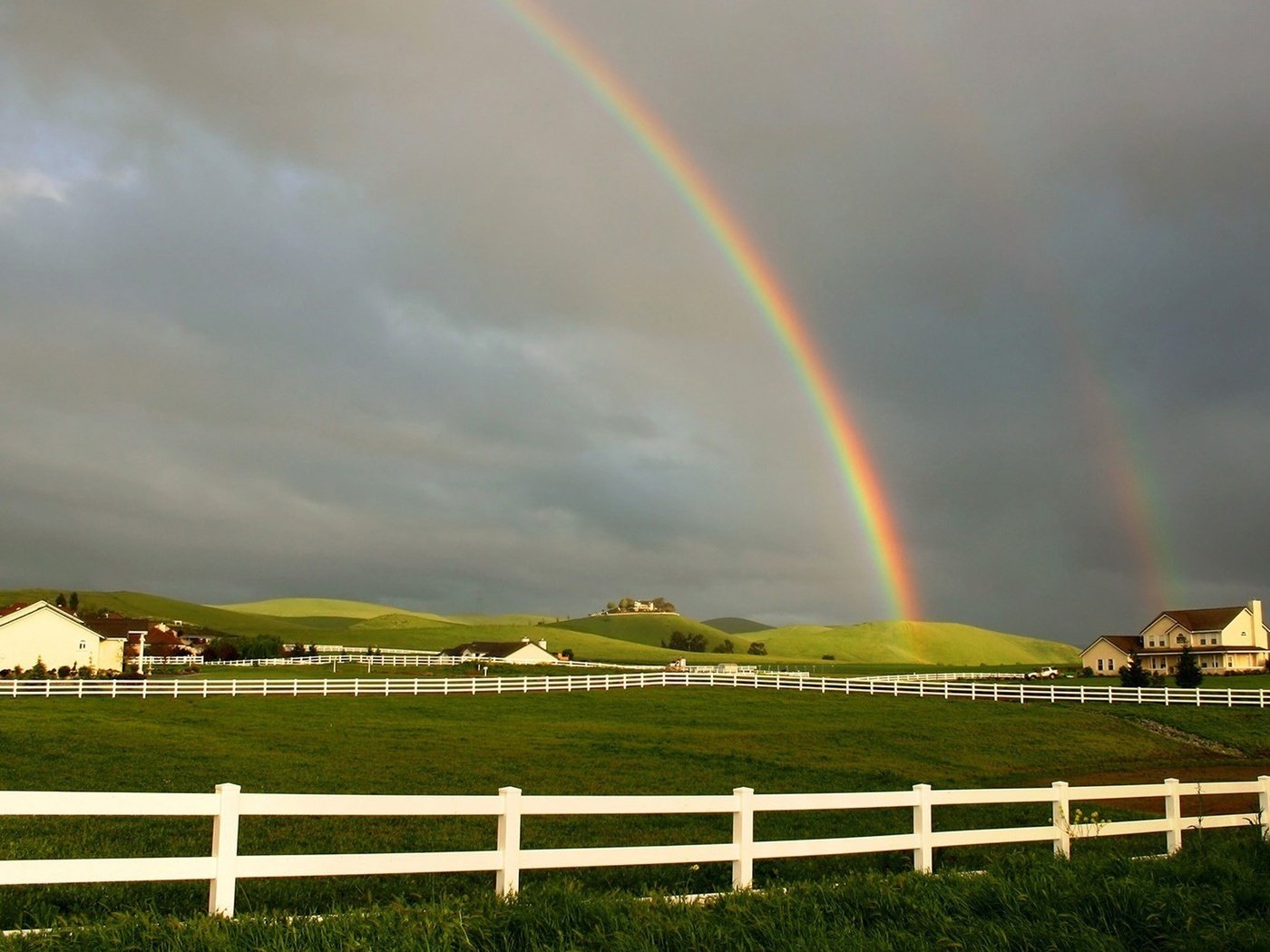 Обои поле, забор, радуга, field, the fence, rainbow разрешение 1920x1200 Загрузить