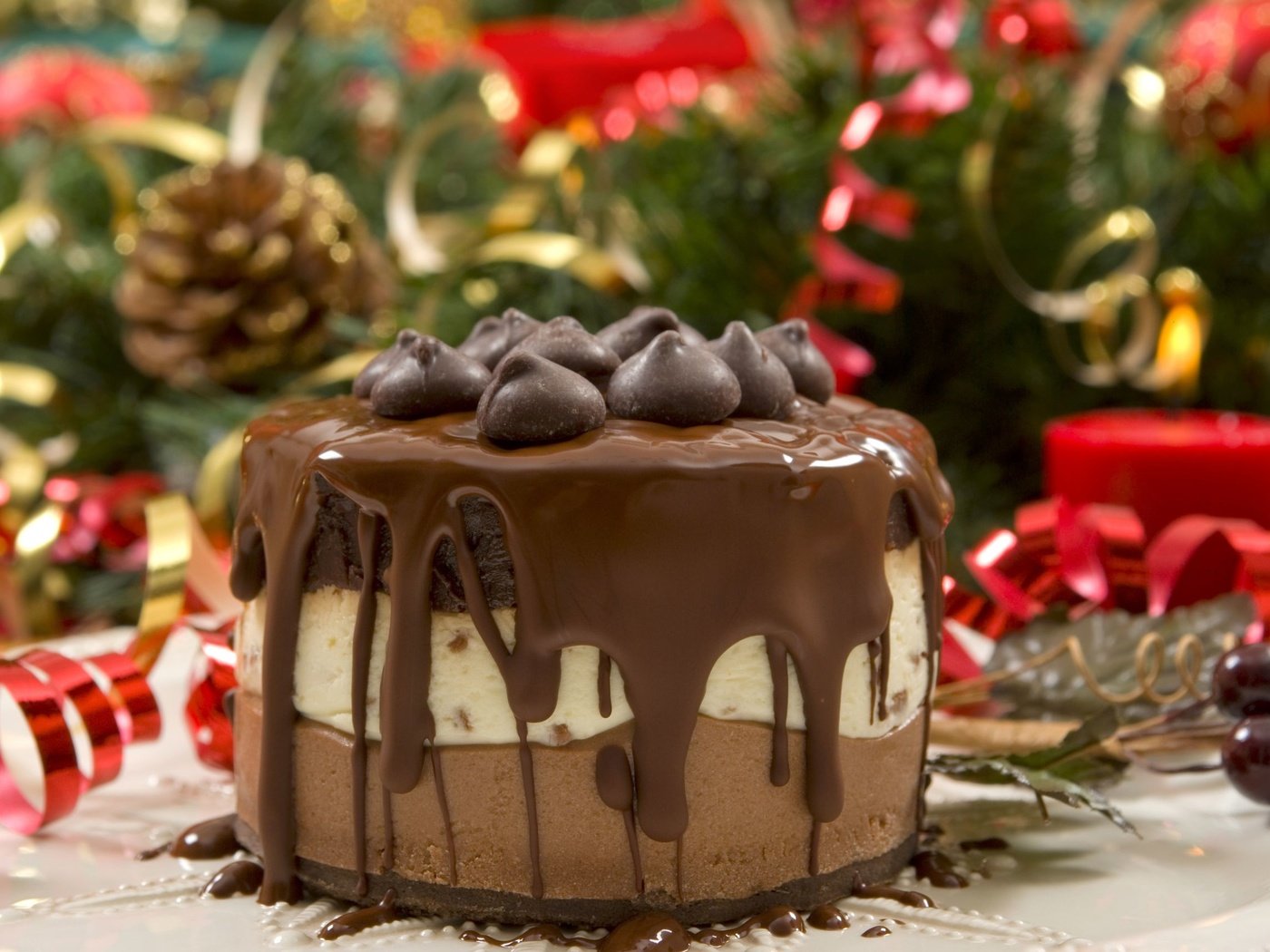 Обои крем для торта, шоколад, торт, десерт, новогодний, пироженое, слои, cream cake, chocolate, cake, dessert, christmas, layers разрешение 2560x1713 Загрузить